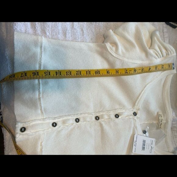 FREE PEOPLE Buttons Down Cropped Top.Size M - Picture 12 of 13